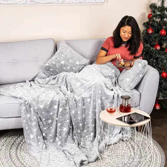 Pătura Soft Dreams Stars luminoasă, 100 x 150 cm - MagiaBradului